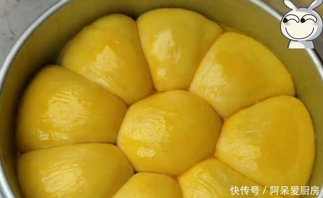 家里有苹果可以这样做,加一碗面粉,不烤不油炸,柔软拉丝,好吃