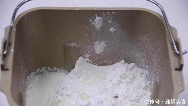 红豆和“它”一起煮，皱纹消失啦，子宫干净了，头发慢慢变乌黑