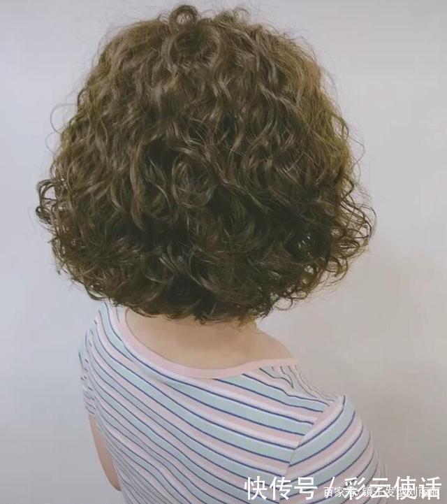 瘦脸 越烫越时尚发型20款,蓬松瘦脸真洋气,有你同款吗