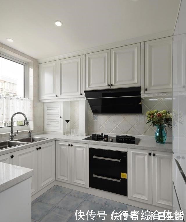 空间|140㎡美式风格三居室，玄关装了玻璃窗让家既美观又开阔！