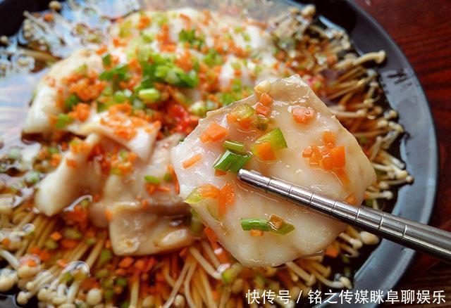 省事|金针菇和它蒸一盘,省事营养又鲜美,10分钟出锅,适合夏天吃