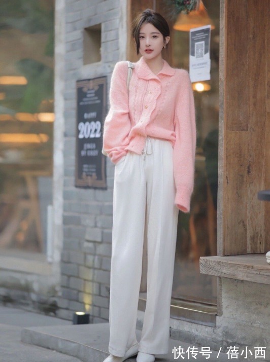 苗条曲线 针织衫很难穿出高级感?记住博主的这几招,不费力打造优雅魅力