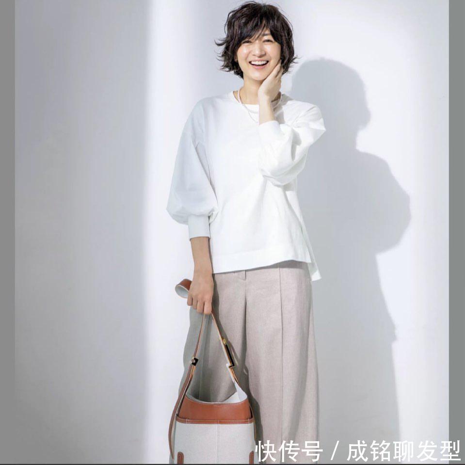 减龄|50岁女人更会穿搭,这五套搭配时髦又精致,端庄大气减龄又高级