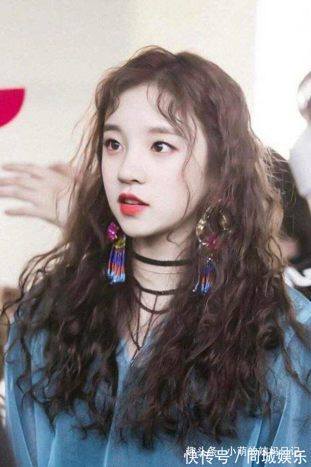 羊毛卷 不管多大年纪的女人,这4种发型尽量少弄,不仅像大妈还伤发