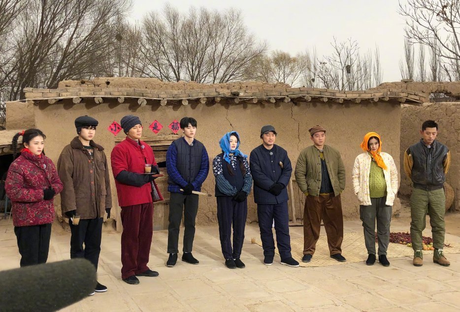 《奔跑吧》节目组玩很大!路透全部嘉宾变土娃,杨颖“牺牲”最大