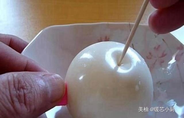 小吃|60岁大妈把牛奶装气球里，邻居都嘲笑她，30分钟后却花钱来学