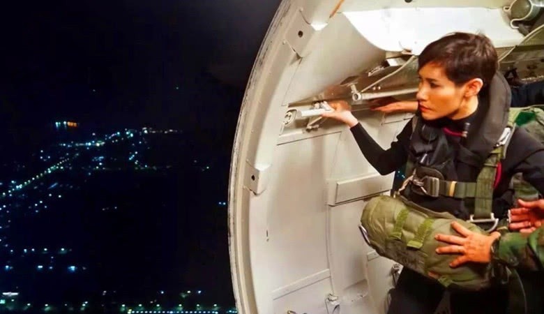 玛哈国王|泰王曾暗示王后人选,并非是41岁的苏提达,诗妮娜贵妃理解有误