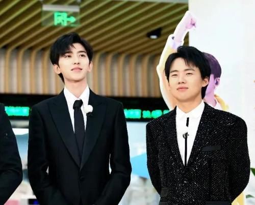 《跑男9》宣布新阵容，黄旭熙回归郑恺退出，新成员是蔡徐坤劲敌