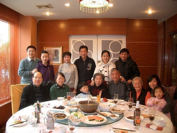 拔子 “鞋拔子”新娘火了,脸型就跟鞋印子一样,网友:女方家肯定有矿