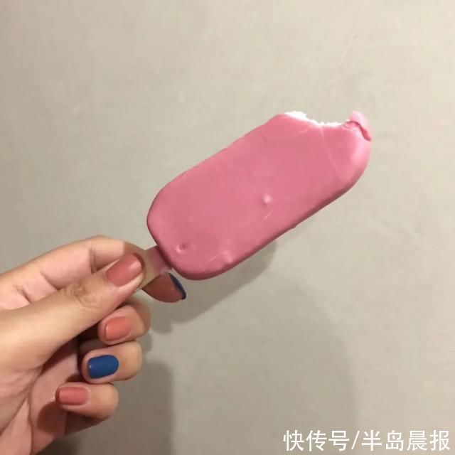 萧内网|原本多好看的手,现在成这样了,姑娘:美甲做多的下场