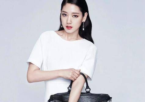 黄渍|白衣服穿久了容易发黄别发愁,放点“它”泡一泡,衣服立马洁白如新