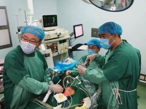 身体|28岁女子，甲状腺结节“转癌”，身体或早提醒，不妨提前了解下