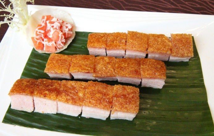 端过来|老板请客只点了1道菜,以为是抠门,端过来后所有人都大吃一惊