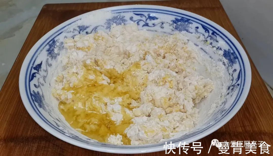 红豆面包|家常红豆面包做法,两勺卷一卷,松软香甜又解馋,学会都能开店了
