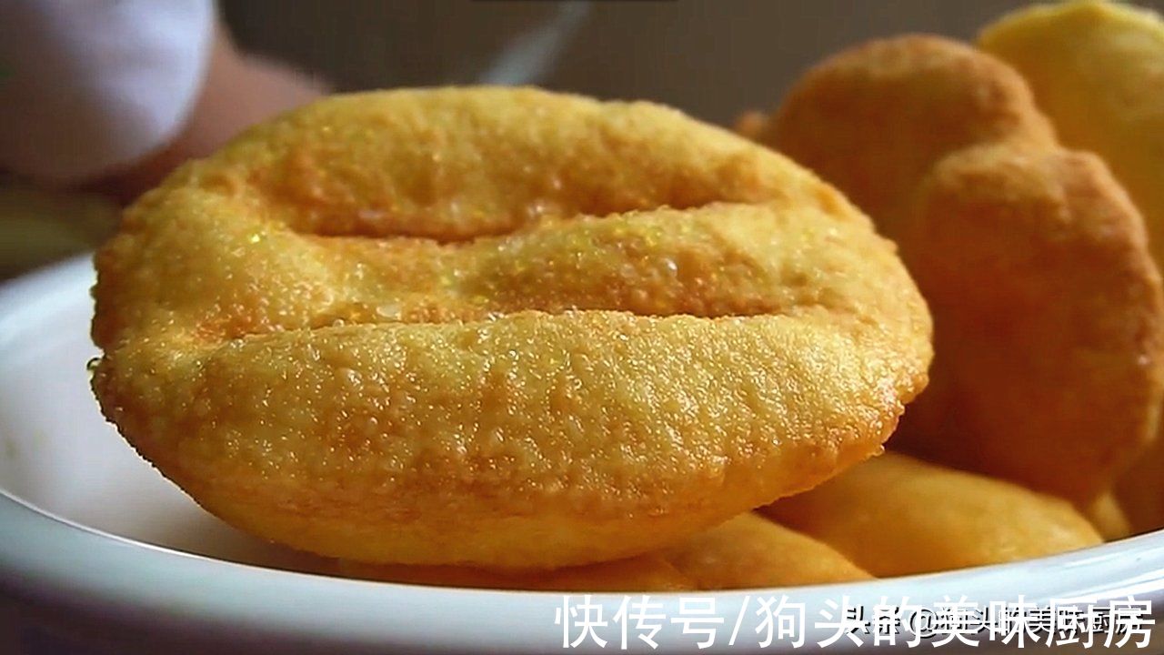 1碗面粉1个鸡蛋能做的油饼，外皮酥脆，内部蓬松，比油条还好吃