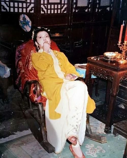 王熙凤|夏金桂不是无理取闹!撒泼打滚只因薛家做了三件对不起她的亏心事