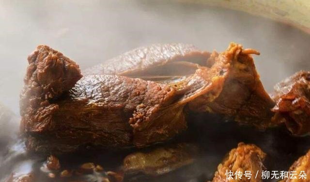  酱香|父亲用30年土方法酱牛肉，牢记3个小技巧，牛肉酱香浓郁不腥不散