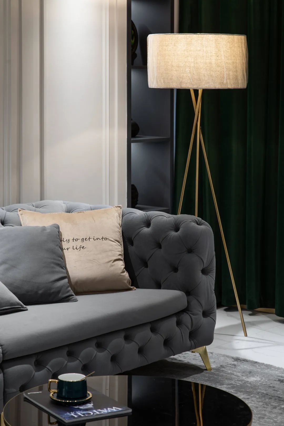 天花|360㎡现代轻奢,有琴房、有舞蹈室,还有独特的楼梯,设计很情趣