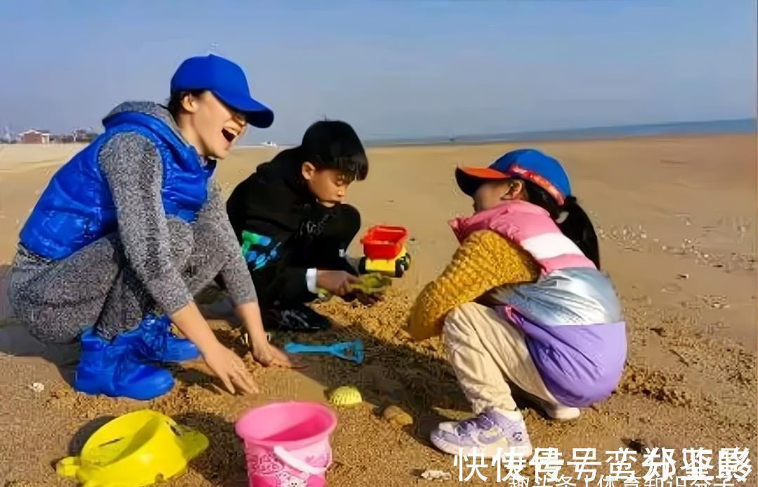 郭斌|亿万富豪老公亲自开车!王楠一家逛海洋公园,老公开车拍照两不误