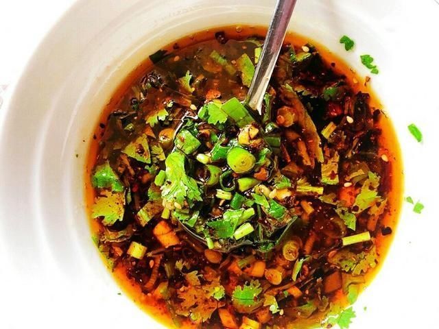 土豆丝的灵魂吃法,不炒不蒸不油炸,简单几步清凉一夏