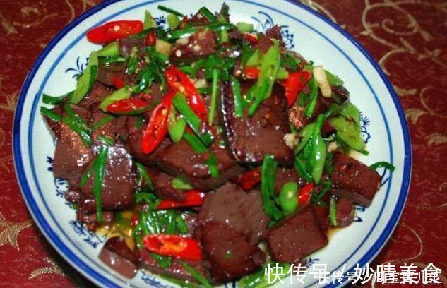 好吃|炒猪血,不要切了就炒!牢记一个重要步骤,猪血鲜香不腥,好吃