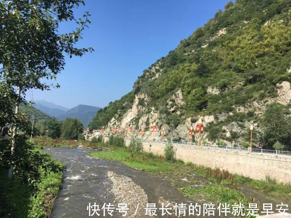 梁歪@风水先生告诫孙子:“前门不点灯,后院不亮堂”,究竟啥意思?