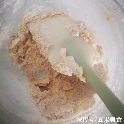 正宗减脂全麦菠萝包做法，最关键的是一学就会