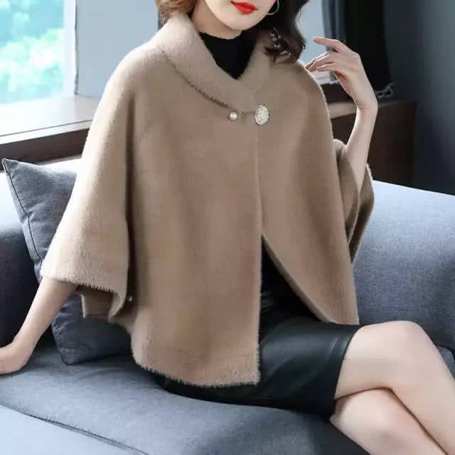 外套 女人再漂亮,出门别大衣配裙子,瞧今年主流貂绒外套,洋气忒保暖