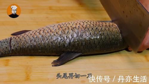 入冬后要多吃鱼,教你懒人做法,用料简单味道好,出锅连汤都不剩