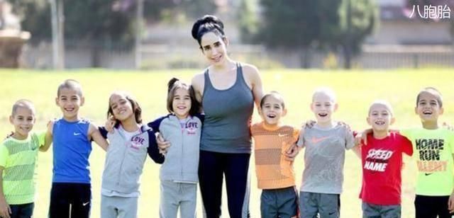 生下|超级妈妈生下6胎后又怀8胞胎,10年生下14个娃,如今过得咋样