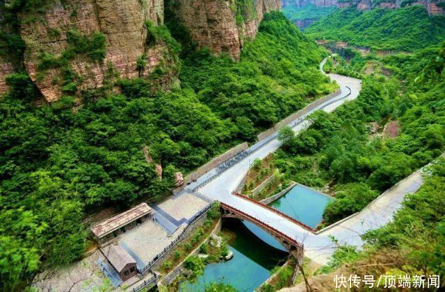 河南奇景!藏身5A的太行天路，腾于千米崖壁，云雾林海无边，太壮美啦→