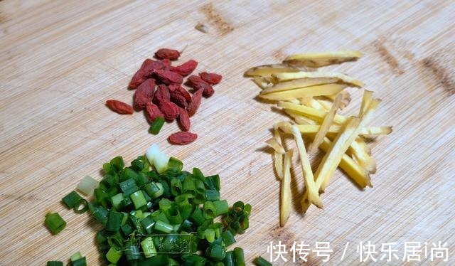 它多数人以为是猪肚，其实不是，遇到别错过，来自深海煲汤真鲜美！