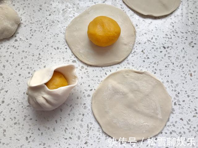 植物油|冬天做点红薯芝麻饼，当早餐零食都不错，软糯香甜又营养