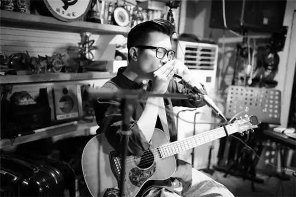 阿婆$《涝圩》是暗杠用“土地原声”回忆故乡岁月