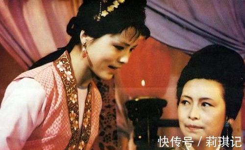 责骂@贾母为何要当众责骂袭人,王夫人说情也没用,答案藏在这出戏文中