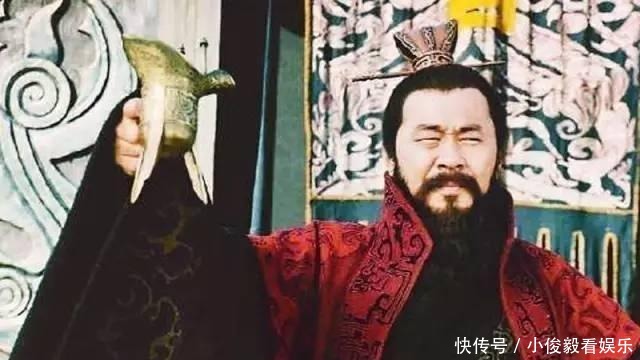 华雄|关羽斩华雄前,曹操给关羽温了一杯酒,这到底是几个意思?