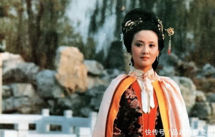 精明|王熙凤如此精明,为何拿戏子取笑林黛玉?她比宝玉更懂黛玉