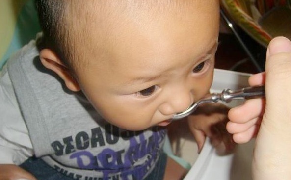 零食|劝告家长它是“幼儿杀手”,比泡面还“伤脾”,再喂是在坑娃