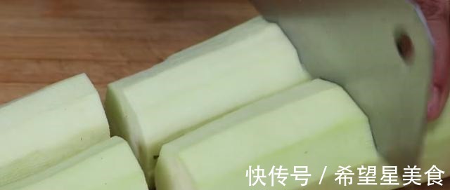 淀粉|吃了30年的茄子，还是这样做最解馋，开胃又下饭，米饭都不够吃！