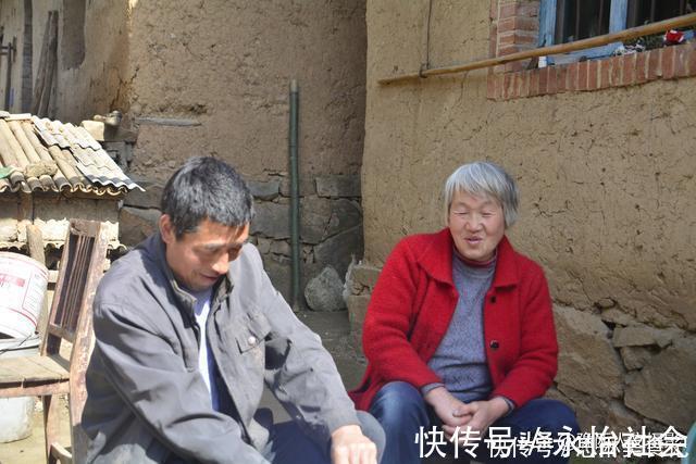 黄杨树#山村大叔耗时12年培养宝塔树,有人出价5万,大叔:开玩笑哩吧