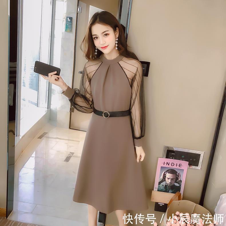 凸显|小姐姐爱穿甜美连衣裙,展示凹凸迷人身姿,凸显性感成熟女人味