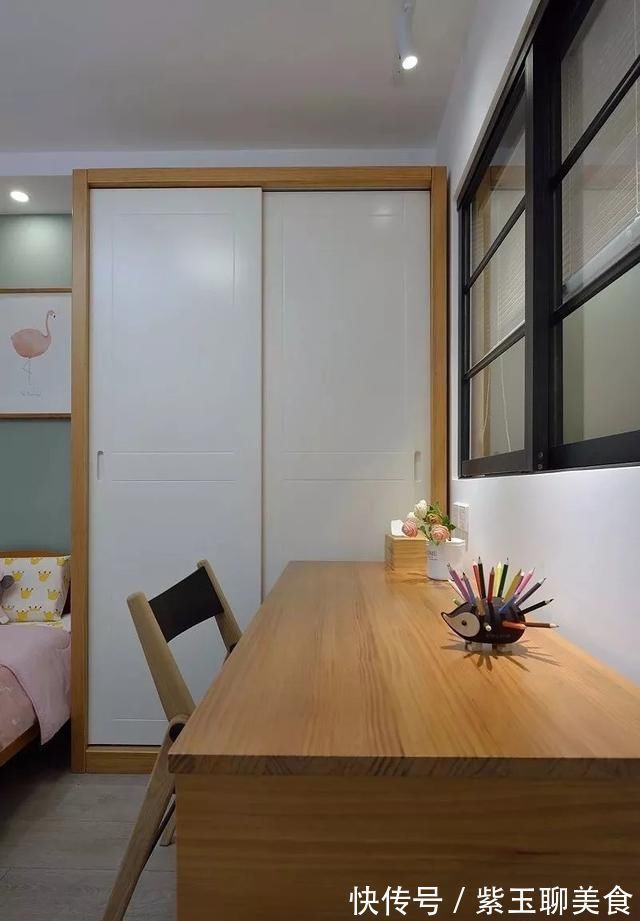 爷爷奶奶|神乎其技!36㎡学区房,硬是做出了3室2厅!住了一家5口还不挤?