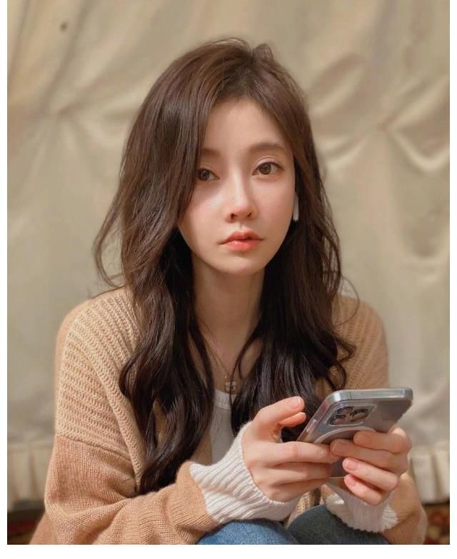 現(xiàn)場說唱就唱？馮提莫在綜藝當(dāng)中的表現(xiàn)怎么樣？