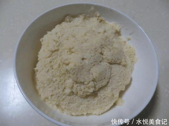 她给吊兰、君子兰喂2种肥,几月长出“萝卜根”,新芽新叶呼呼冒