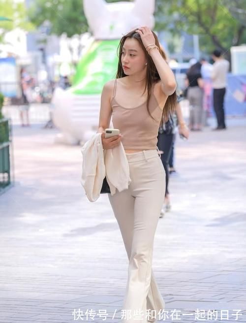 穿搭 展现个性的打底裤穿搭青春感十足,穿出时尚风采,帅气随性