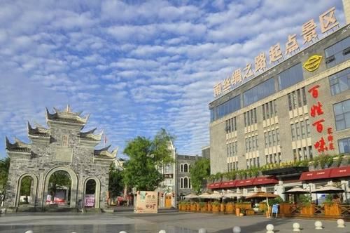 四川一民国风情街走红，建筑面积22万㎡，是成都商贸旅游文化名片