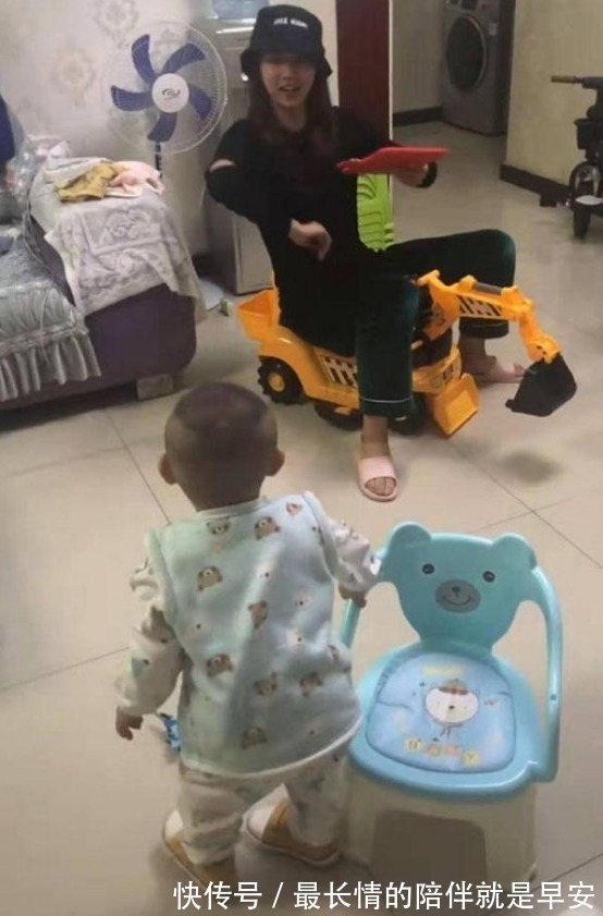 玩具|“最暴躁宝宝”火了,发现小姨霸占玩具,当场摔椅子,网友:霸气