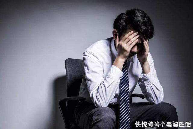 爱表|领导问你的手表多少钱时,低情商的人侃侃而谈,高情商的人这样答