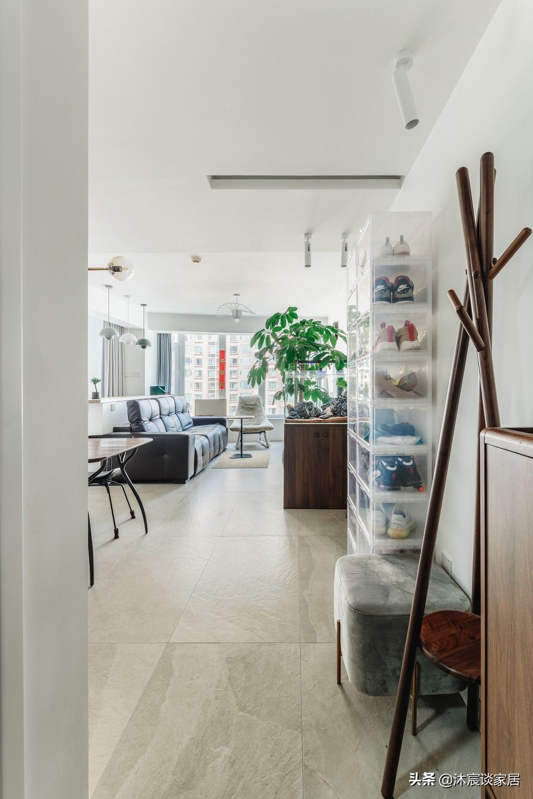 卧室|她家看着平淡,但简洁清爽,用窗帘隔出一间卧室,温馨且幸福