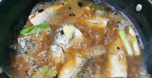 秋天,有钱没钱,多吃这鱼,5元一斤,炖汤喝营养高又鲜美!